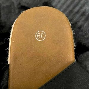 Beautiful Sandals with Elastic strap